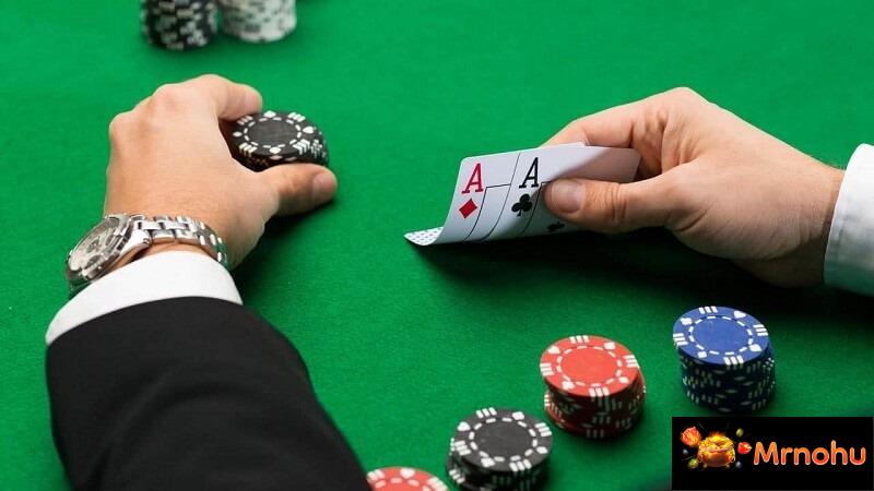 Game bài xì tố còn có tên gọi khác là poker và có khá nhiều biến thể